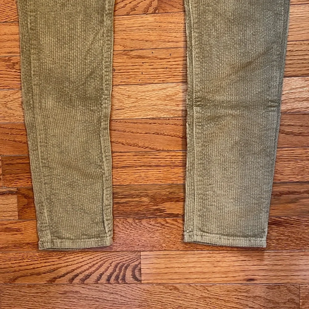 NWOT Levi’s Corduroy Skinny Pants